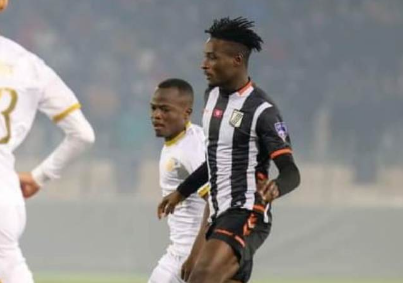 Kocha Fadlu Amtaka Kiungo Mkabaji Moussa Conte wa CS Sfaxien